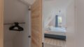 Flur Dachgeschoss mit Blick ins Schlafzimmer