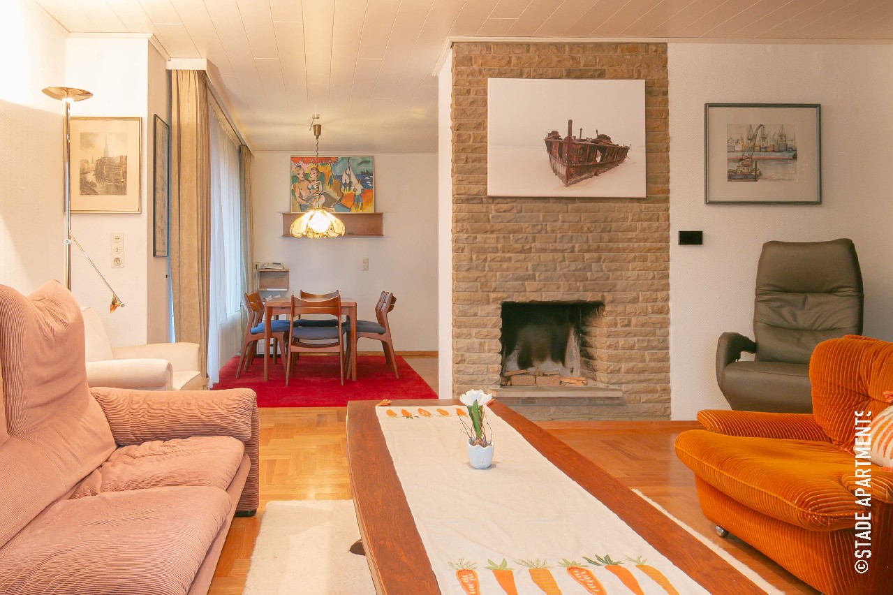 Wohnzimmer mit Blick zum Essbereich