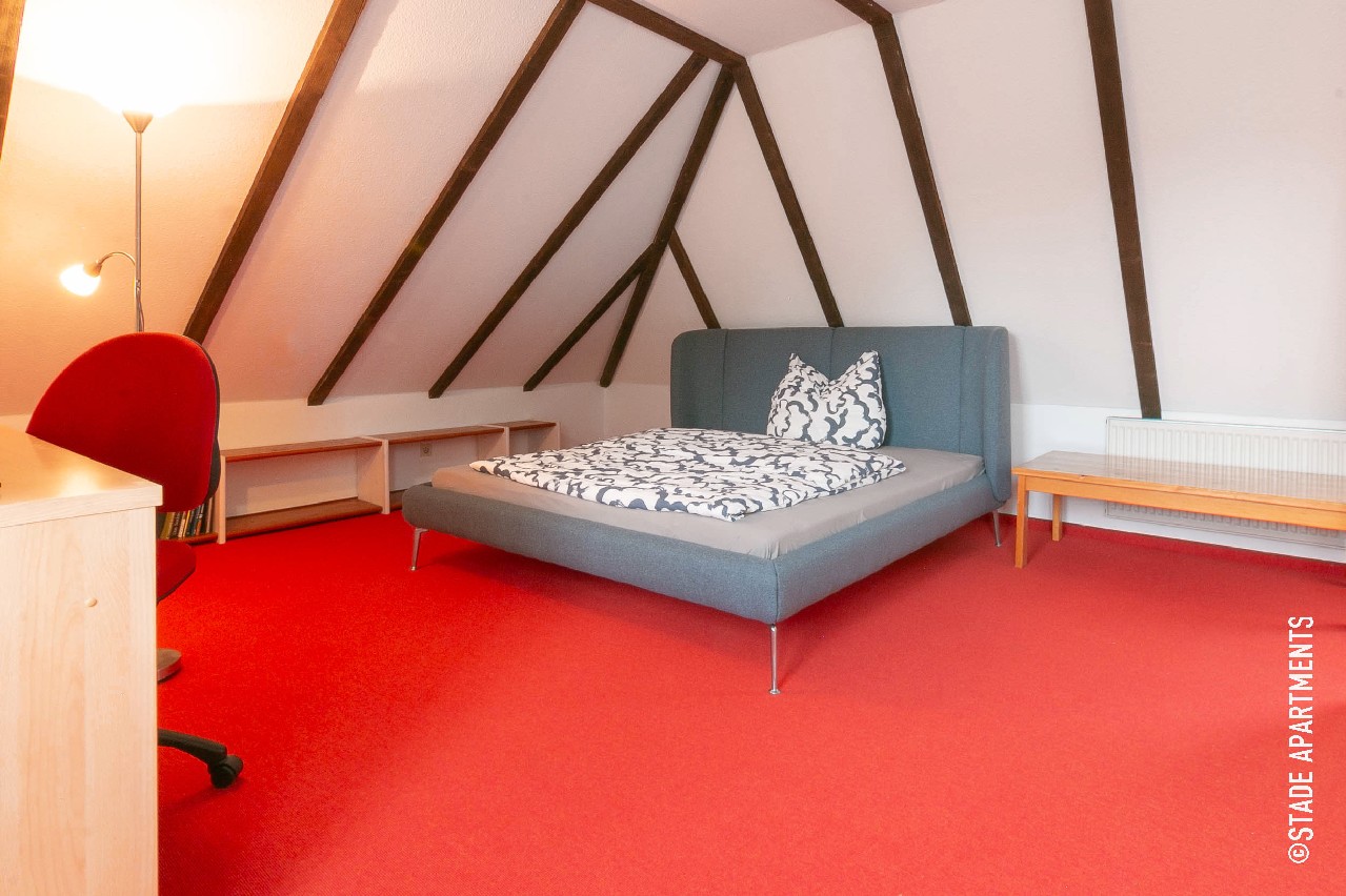 Schlafzimmer OG links